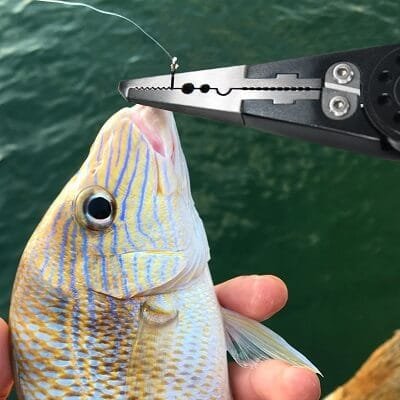 how to use fishing pliers